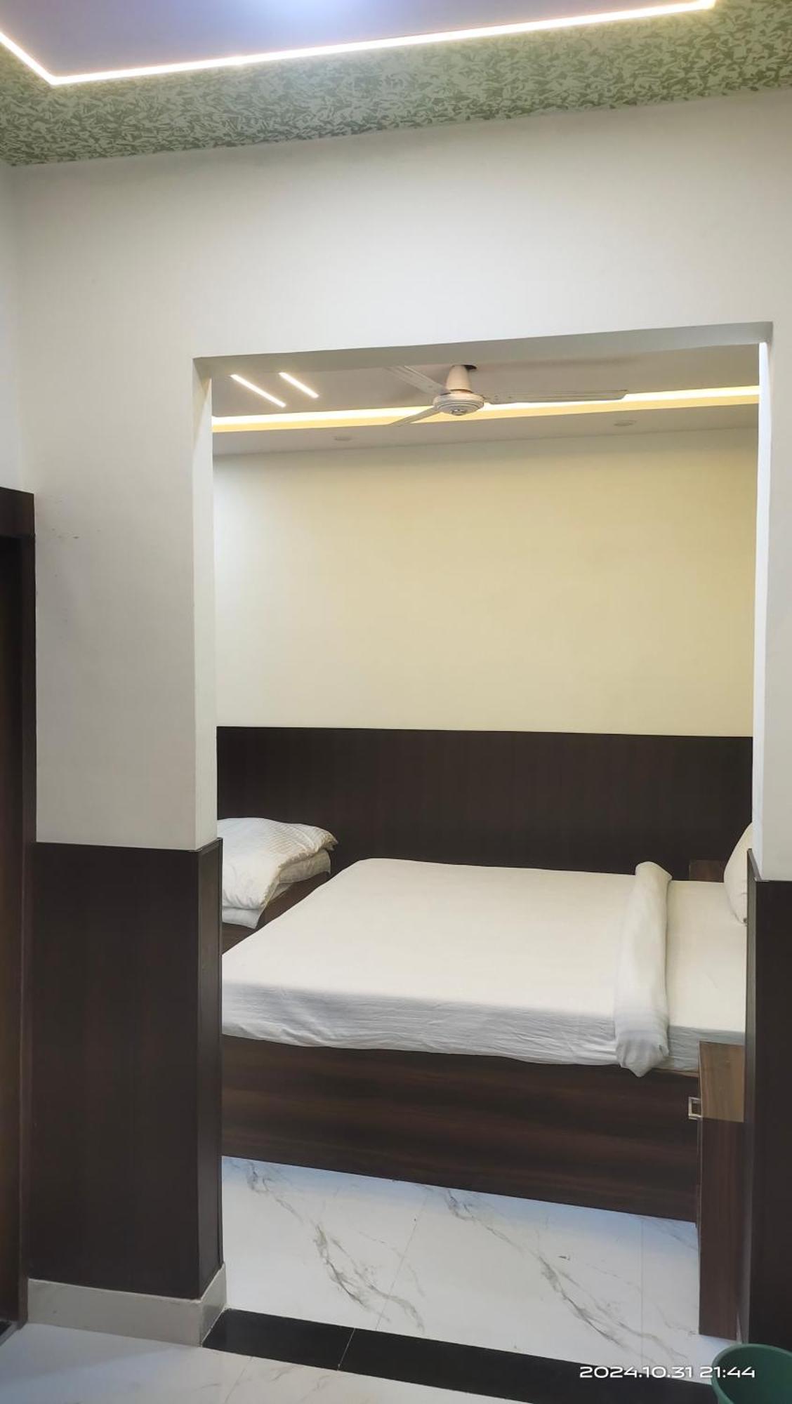 Big Brother Hostel Hotel Agra  Zewnętrze zdjęcie